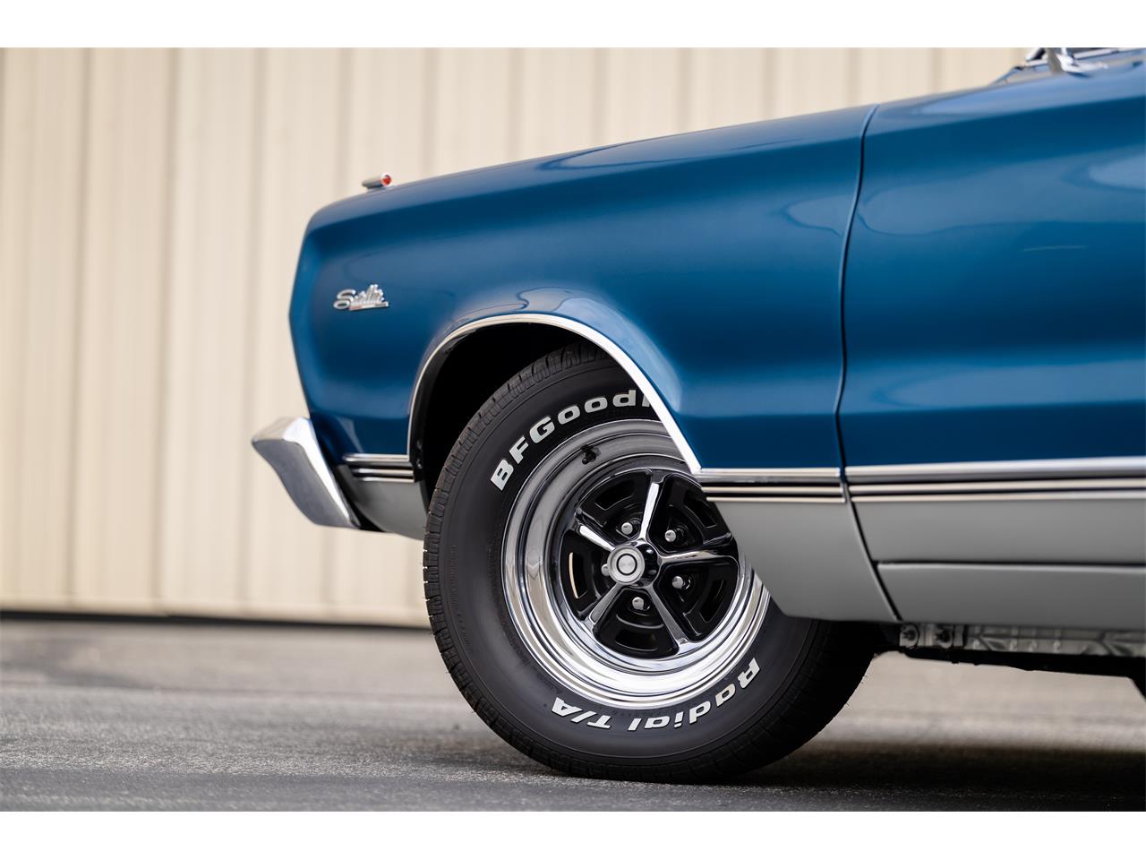 Plymouth-Satellite-1967-Bright-Blue-Pearl-White-46