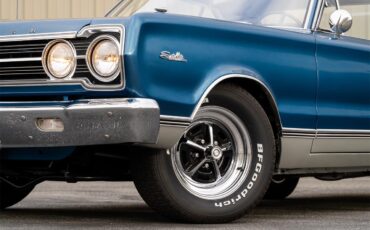 Plymouth-Satellite-1967-Bright-Blue-Pearl-White-48