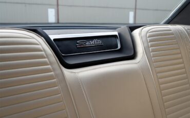 Plymouth-Satellite-1967-Bright-Blue-Pearl-White-53