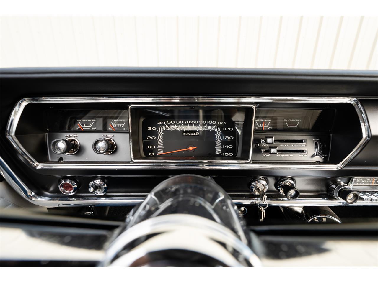Plymouth-Satellite-1967-Bright-Blue-Pearl-White-56
