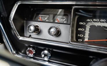 Plymouth-Satellite-1967-Bright-Blue-Pearl-White-57