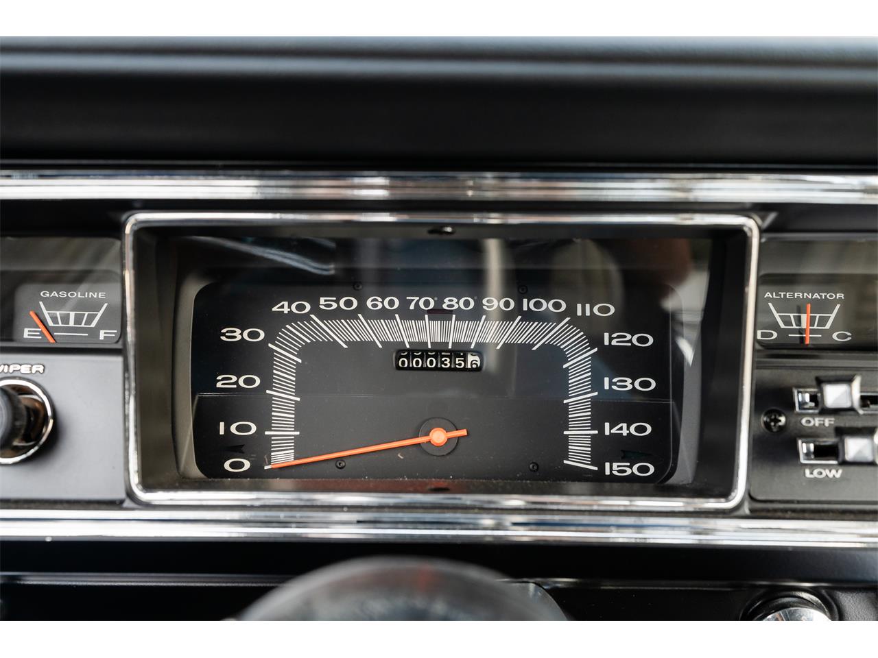 Plymouth-Satellite-1967-Bright-Blue-Pearl-White-58