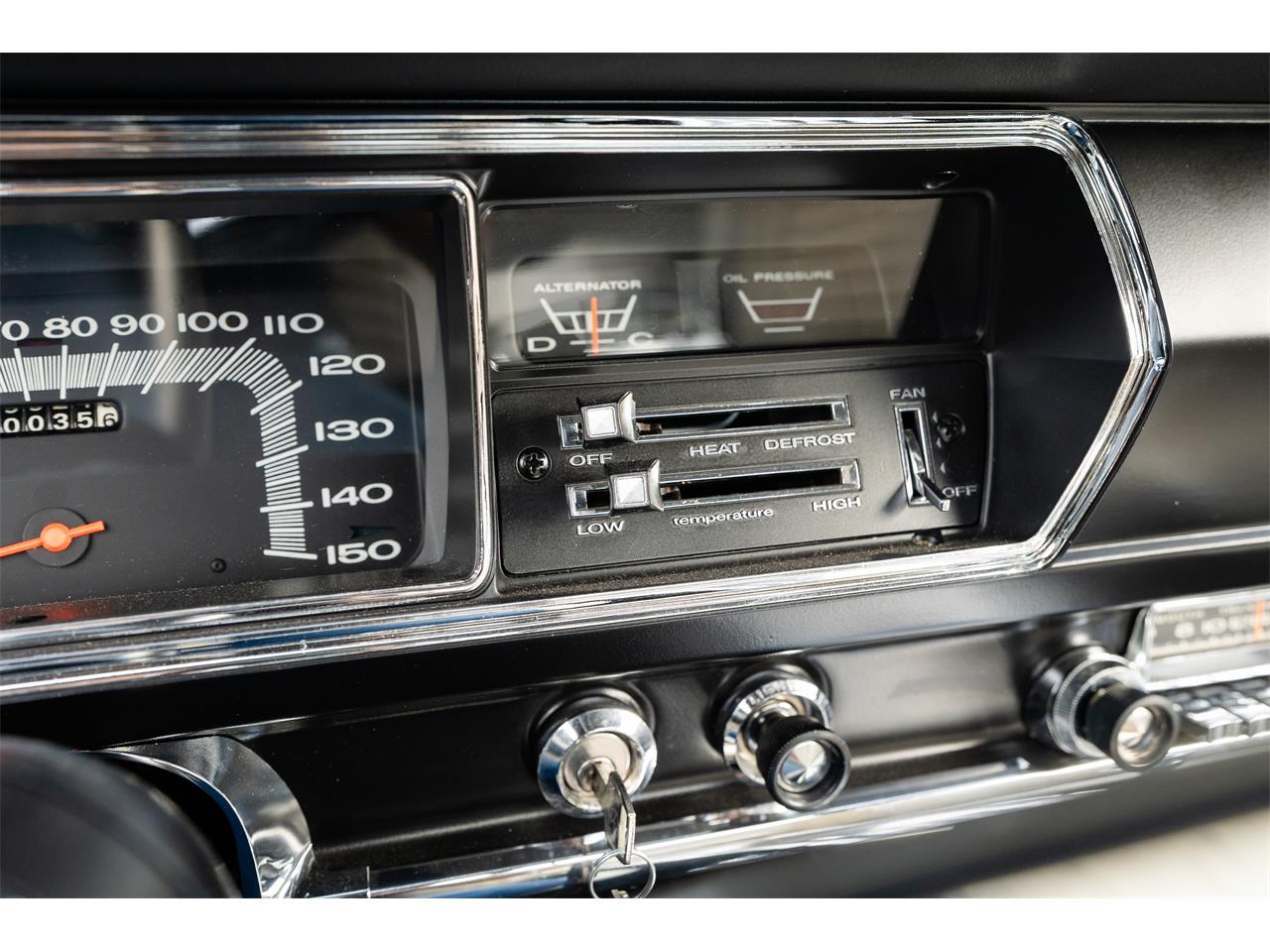 Plymouth-Satellite-1967-Bright-Blue-Pearl-White-59