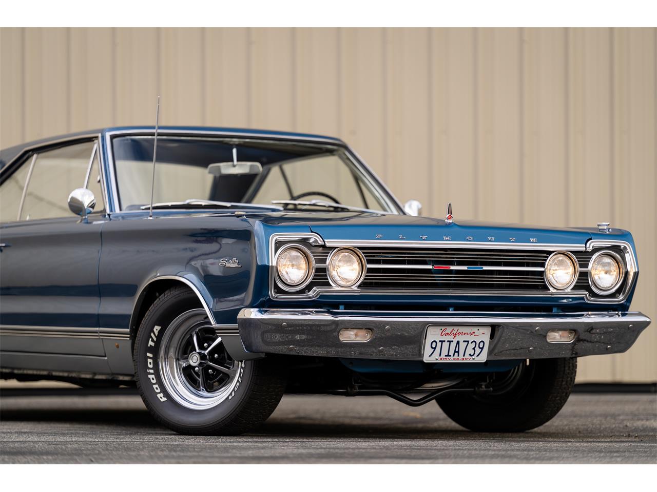 Plymouth-Satellite-1967-Bright-Blue-Pearl-White-6