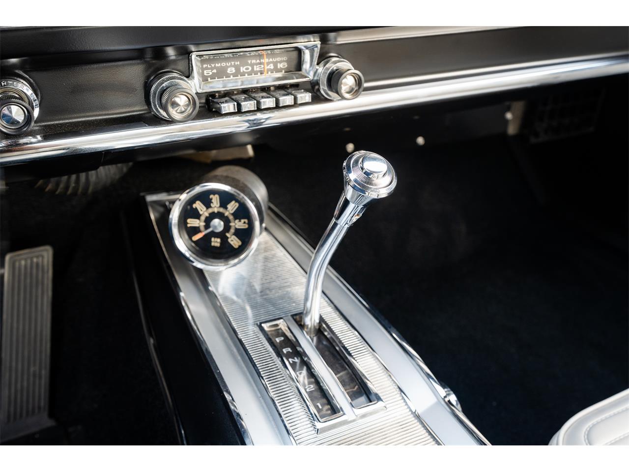 Plymouth-Satellite-1967-Bright-Blue-Pearl-White-62