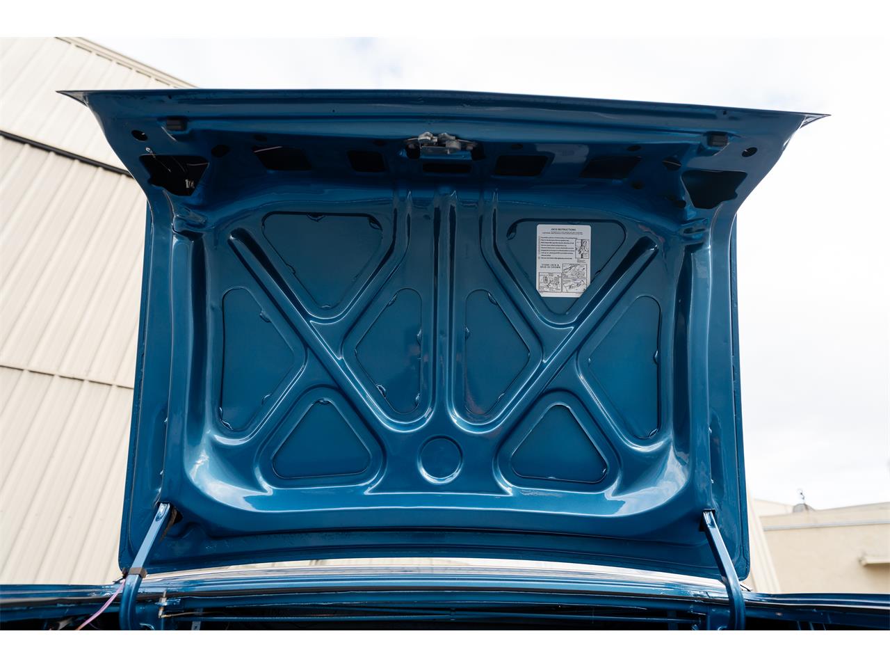 Plymouth-Satellite-1967-Bright-Blue-Pearl-White-65