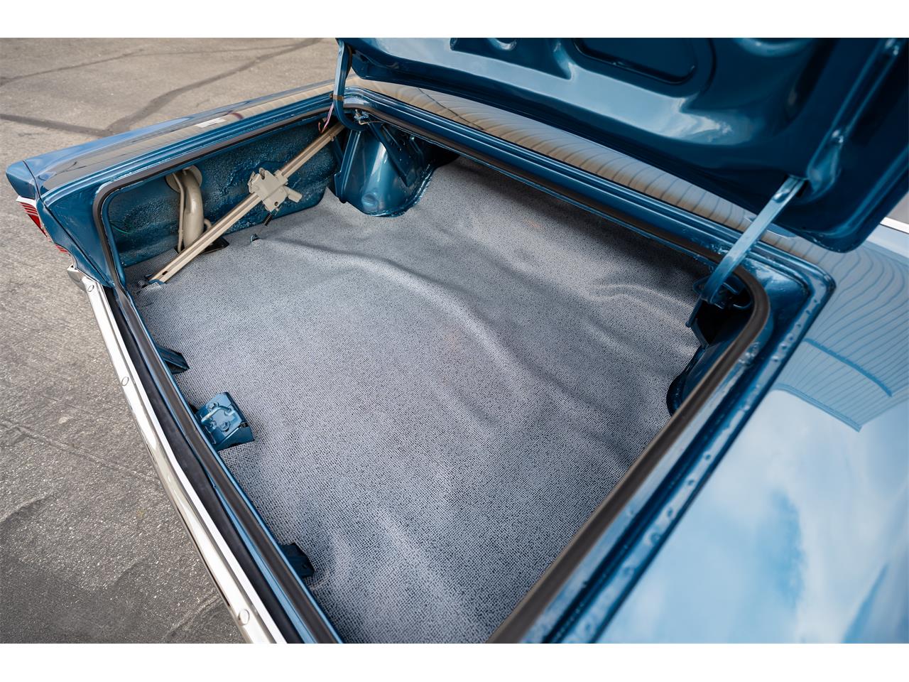 Plymouth-Satellite-1967-Bright-Blue-Pearl-White-66