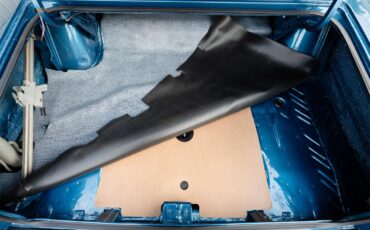 Plymouth-Satellite-1967-Bright-Blue-Pearl-White-68