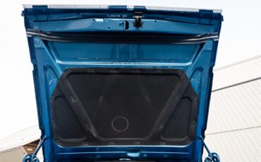 Plymouth-Satellite-1967-Bright-Blue-Pearl-White-70