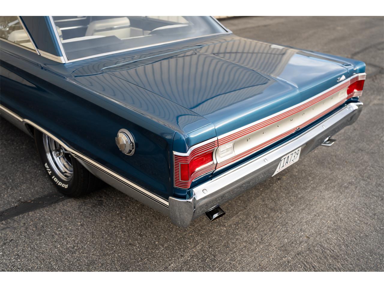 Plymouth-Satellite-1967-Bright-Blue-Pearl-White-71