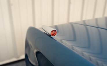 Plymouth-Satellite-1967-Bright-Blue-Pearl-White-73