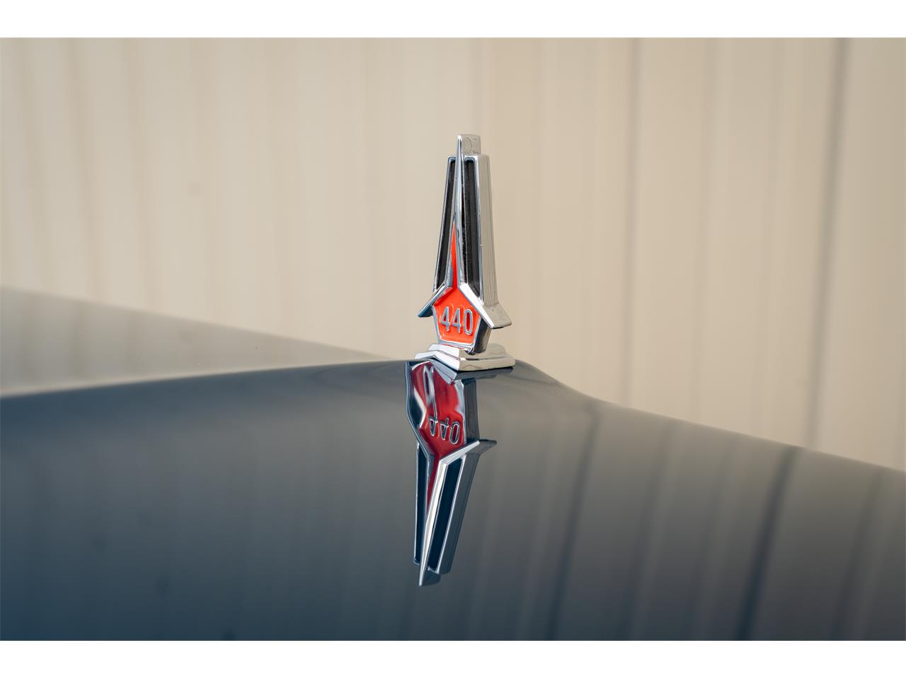 Plymouth-Satellite-1967-Bright-Blue-Pearl-White-75