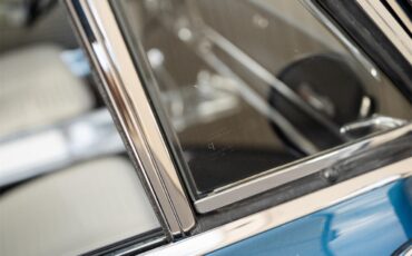 Plymouth-Satellite-1967-Bright-Blue-Pearl-White-77