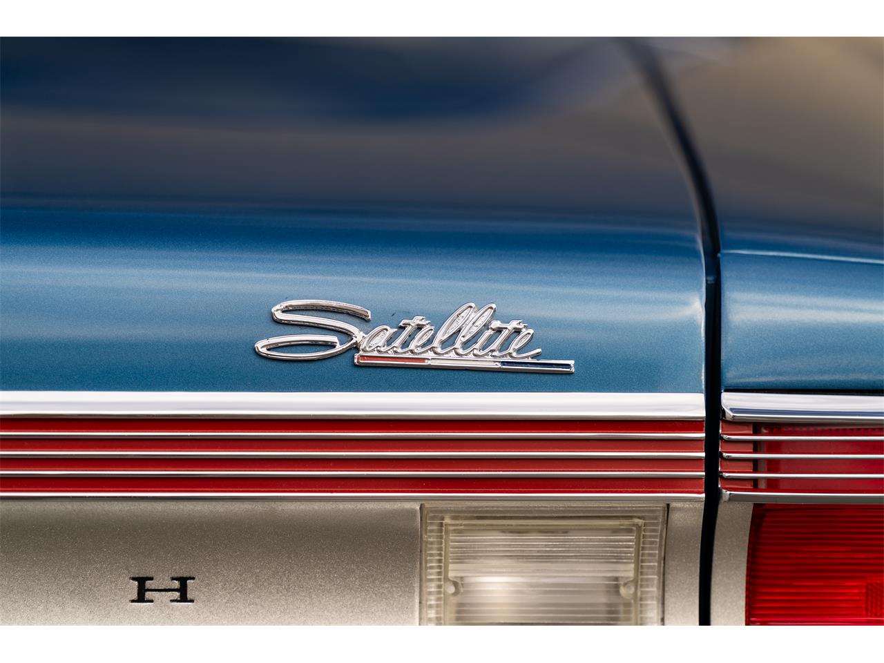 Plymouth-Satellite-1967-Bright-Blue-Pearl-White-84