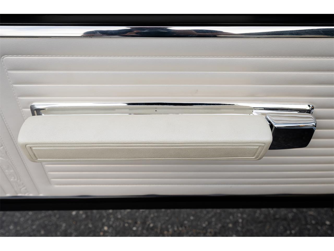 Plymouth-Satellite-1967-Bright-Blue-Pearl-White-86