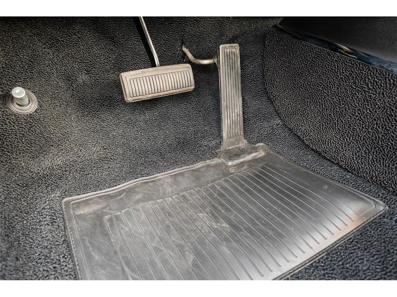 Plymouth-Satellite-1967-Bright-Blue-Pearl-White-87