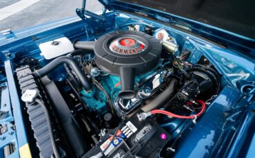 Plymouth-Satellite-1967-Bright-Blue-Pearl-White-89