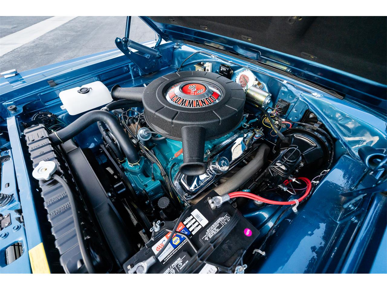 Plymouth-Satellite-1967-Bright-Blue-Pearl-White-89