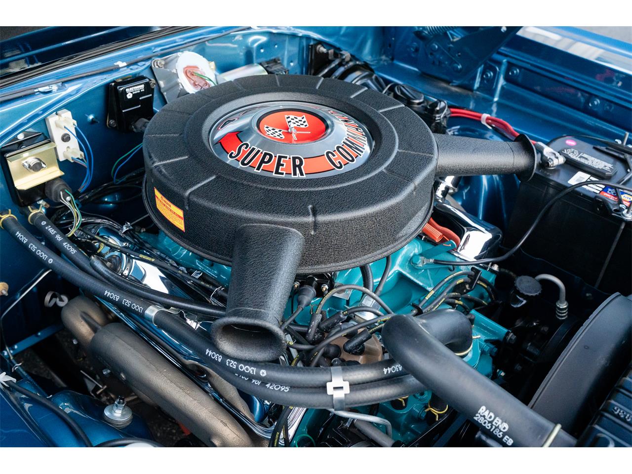 Plymouth-Satellite-1967-Bright-Blue-Pearl-White-90