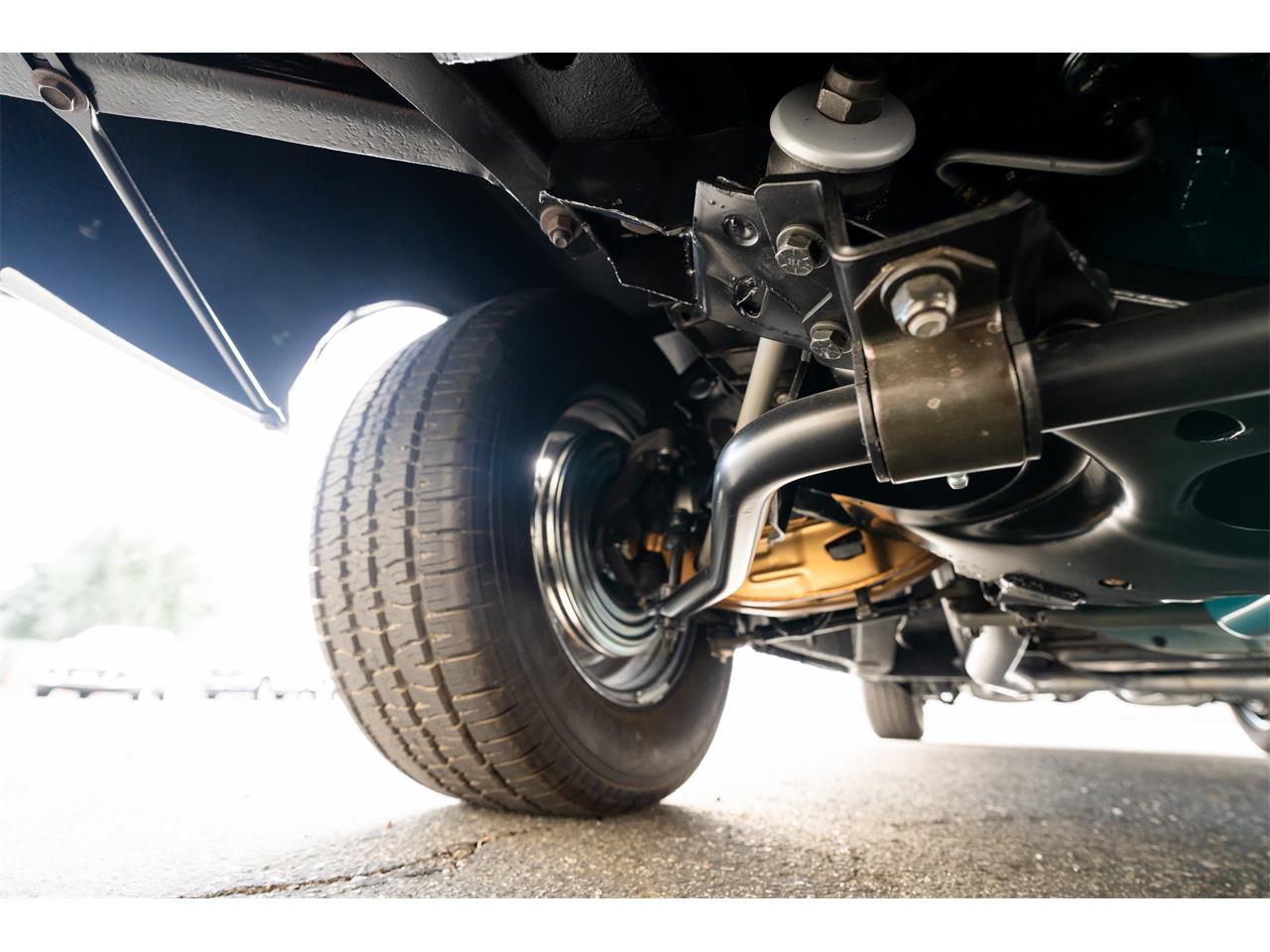 Plymouth-Satellite-1967-Bright-Blue-Pearl-White-92
