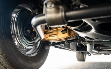 Plymouth-Satellite-1967-Bright-Blue-Pearl-White-94