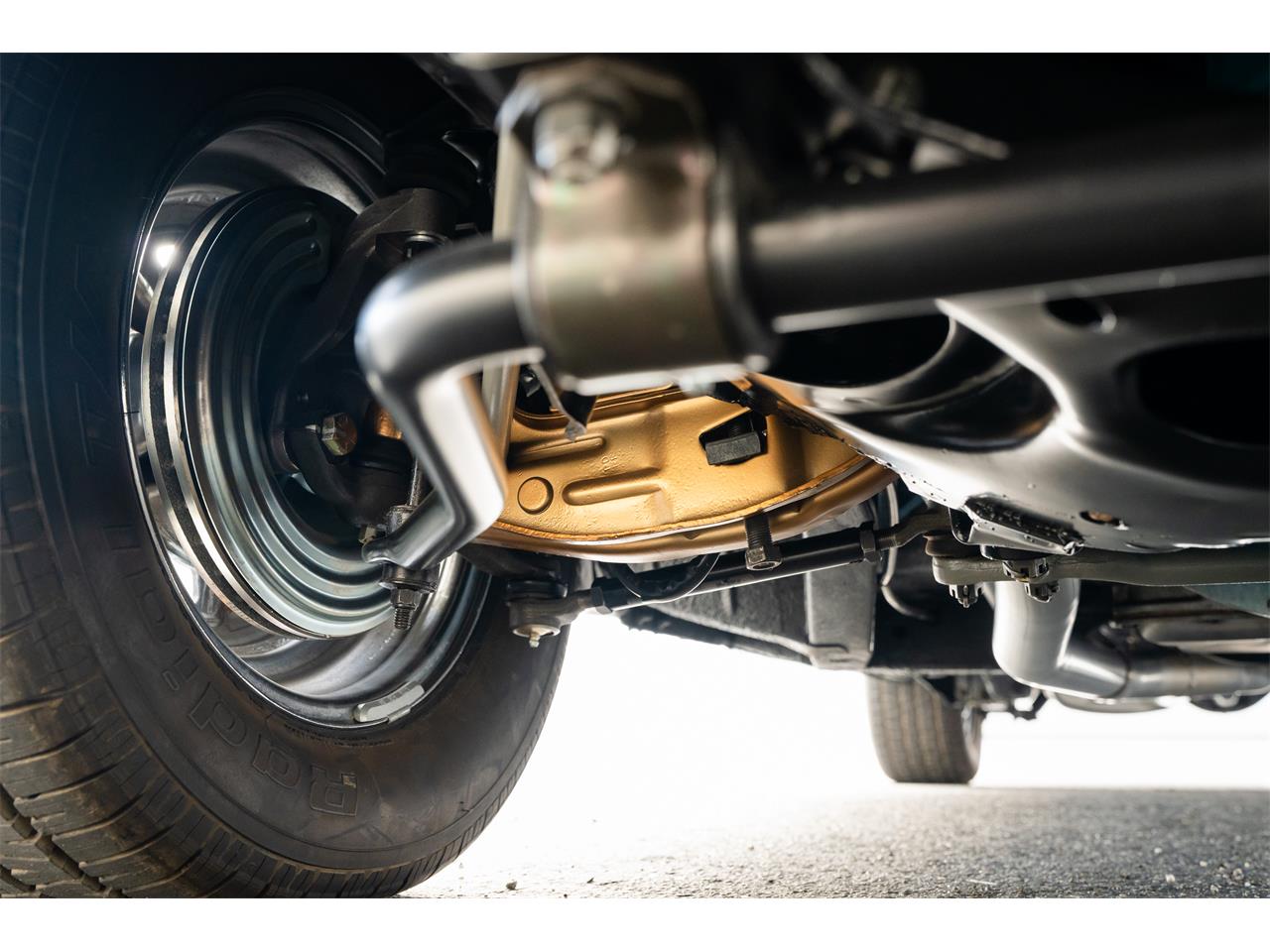 Plymouth-Satellite-1967-Bright-Blue-Pearl-White-94