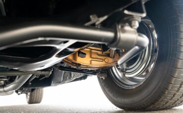 Plymouth-Satellite-1967-Bright-Blue-Pearl-White-95