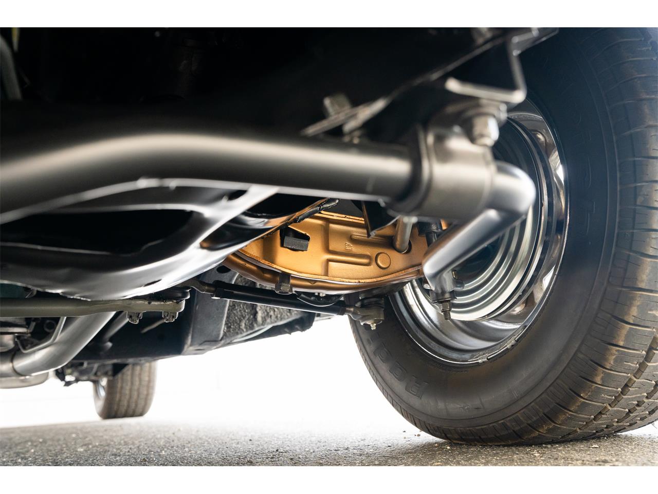 Plymouth-Satellite-1967-Bright-Blue-Pearl-White-95