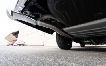 Plymouth-Satellite-1967-Bright-Blue-Pearl-White-96