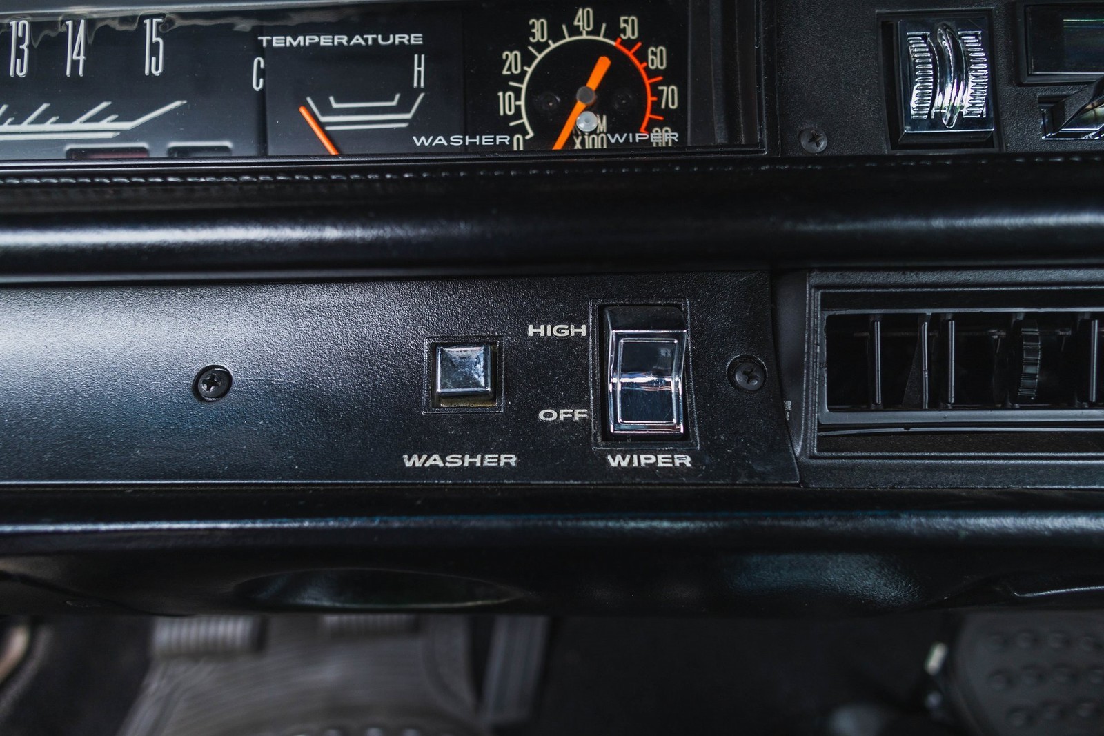 Plymouth-Satellite-1969-2D-Hardtop-33