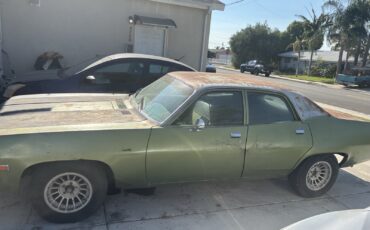 Plymouth-Satellite-1973-Sedan-1