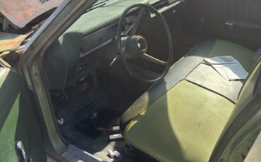 Plymouth-Satellite-1973-Sedan-10