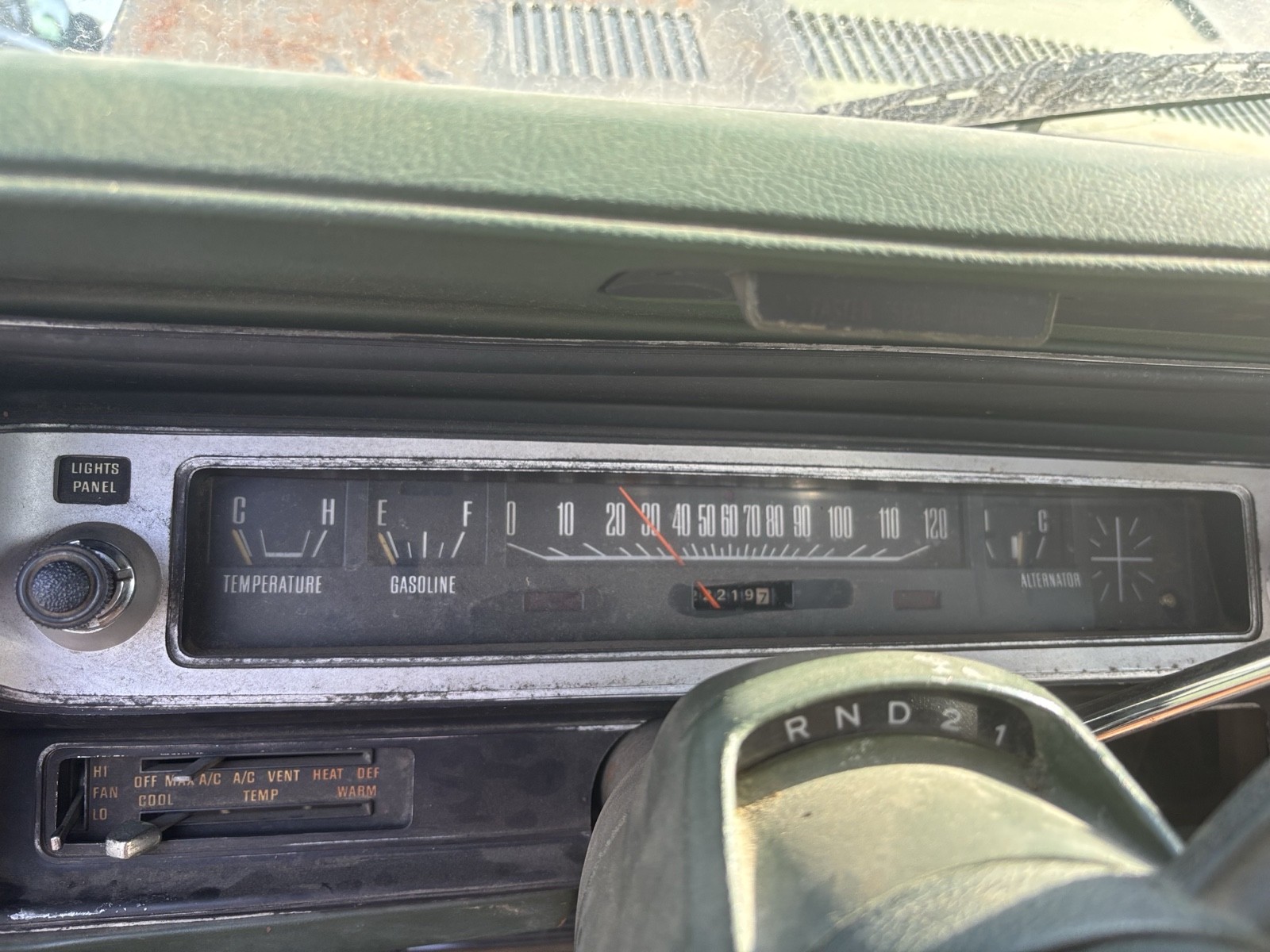 Plymouth-Satellite-1973-Sedan-11