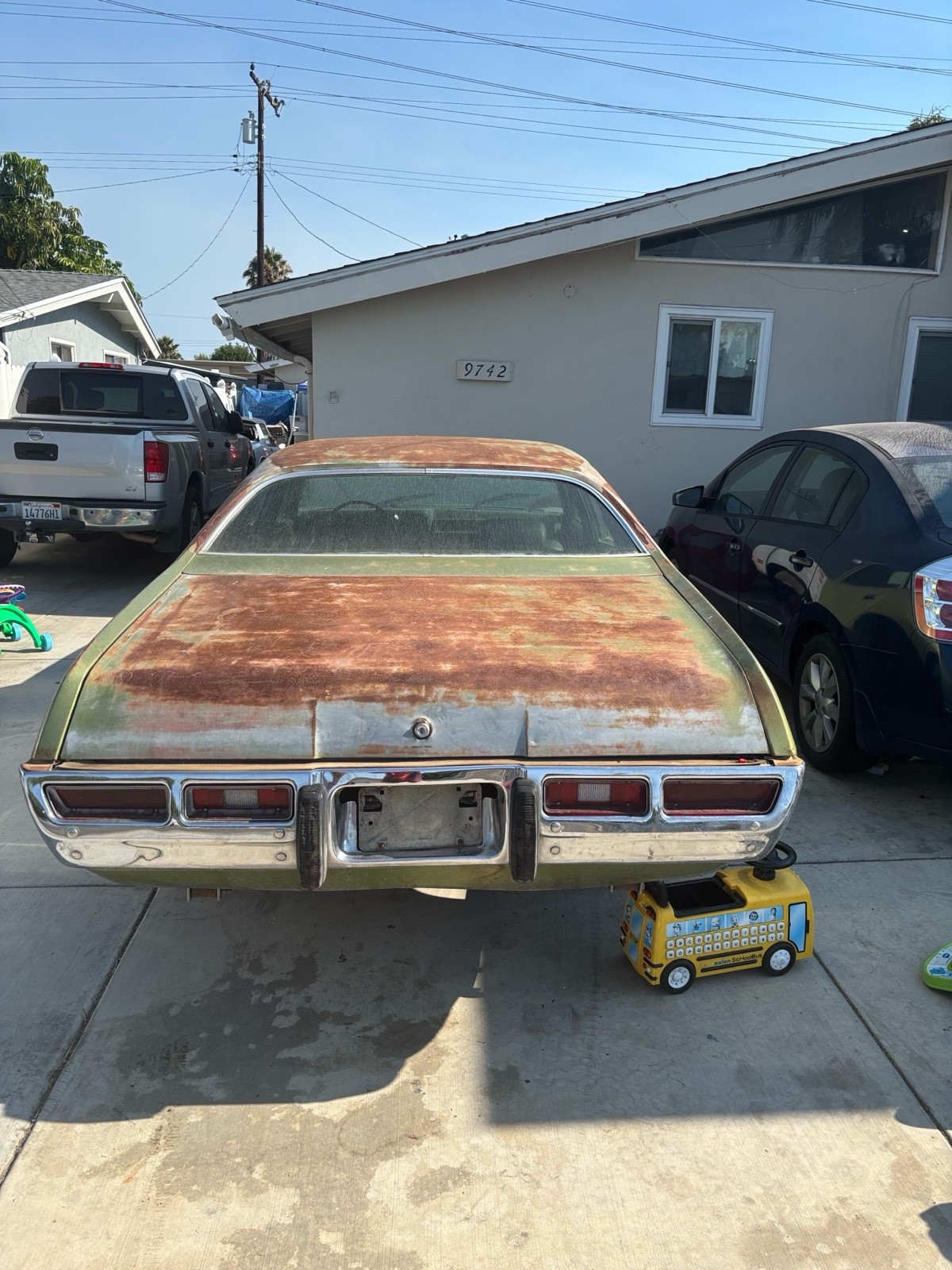 Plymouth-Satellite-1973-Sedan-3