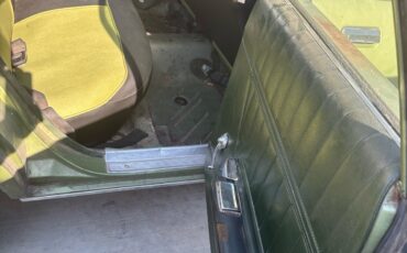 Plymouth-Satellite-1973-Sedan-9