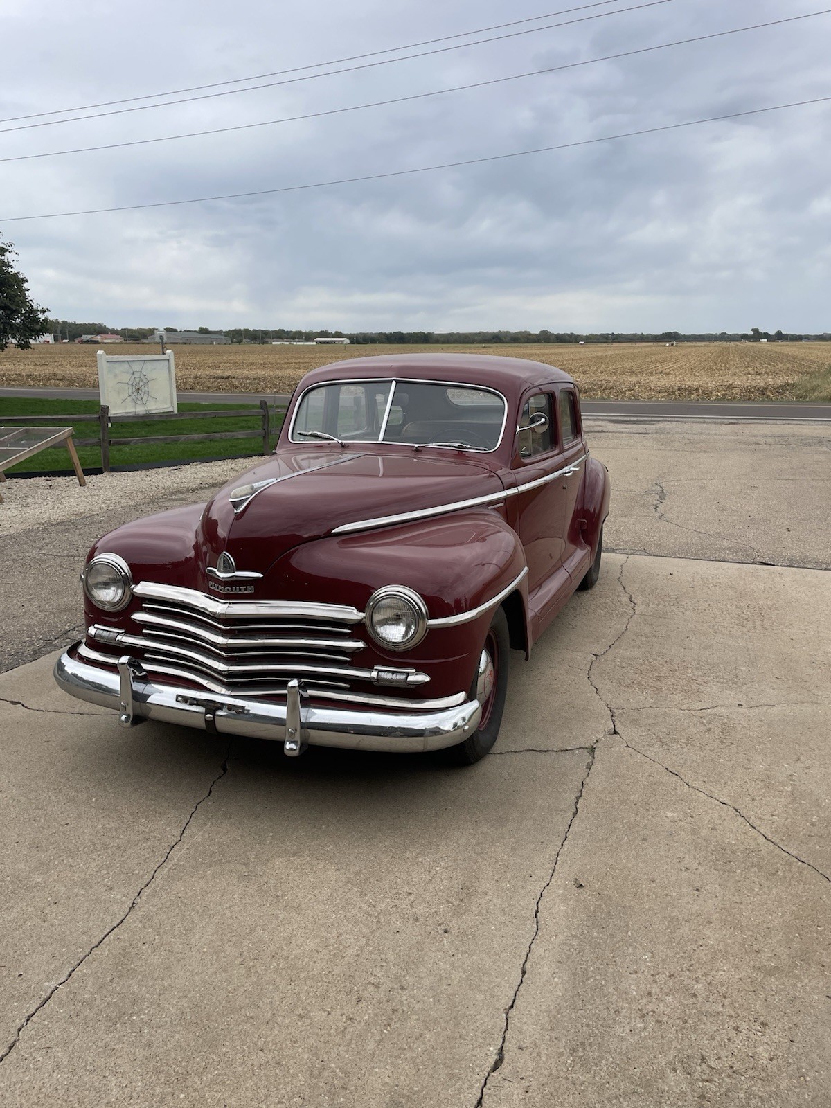 Plymouth-Sedan-1948-Sedan-1