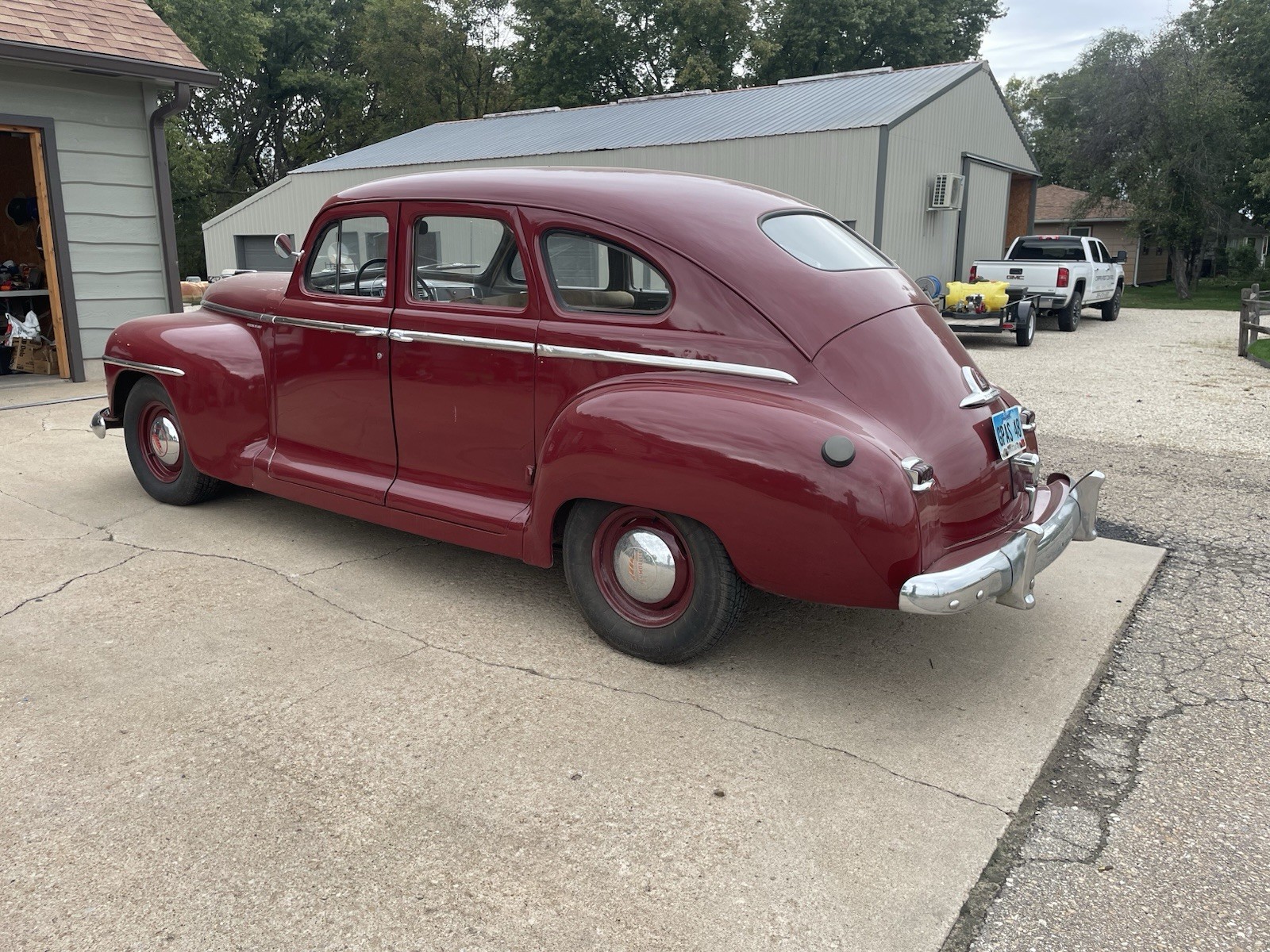 Plymouth-Sedan-1948-Sedan-10