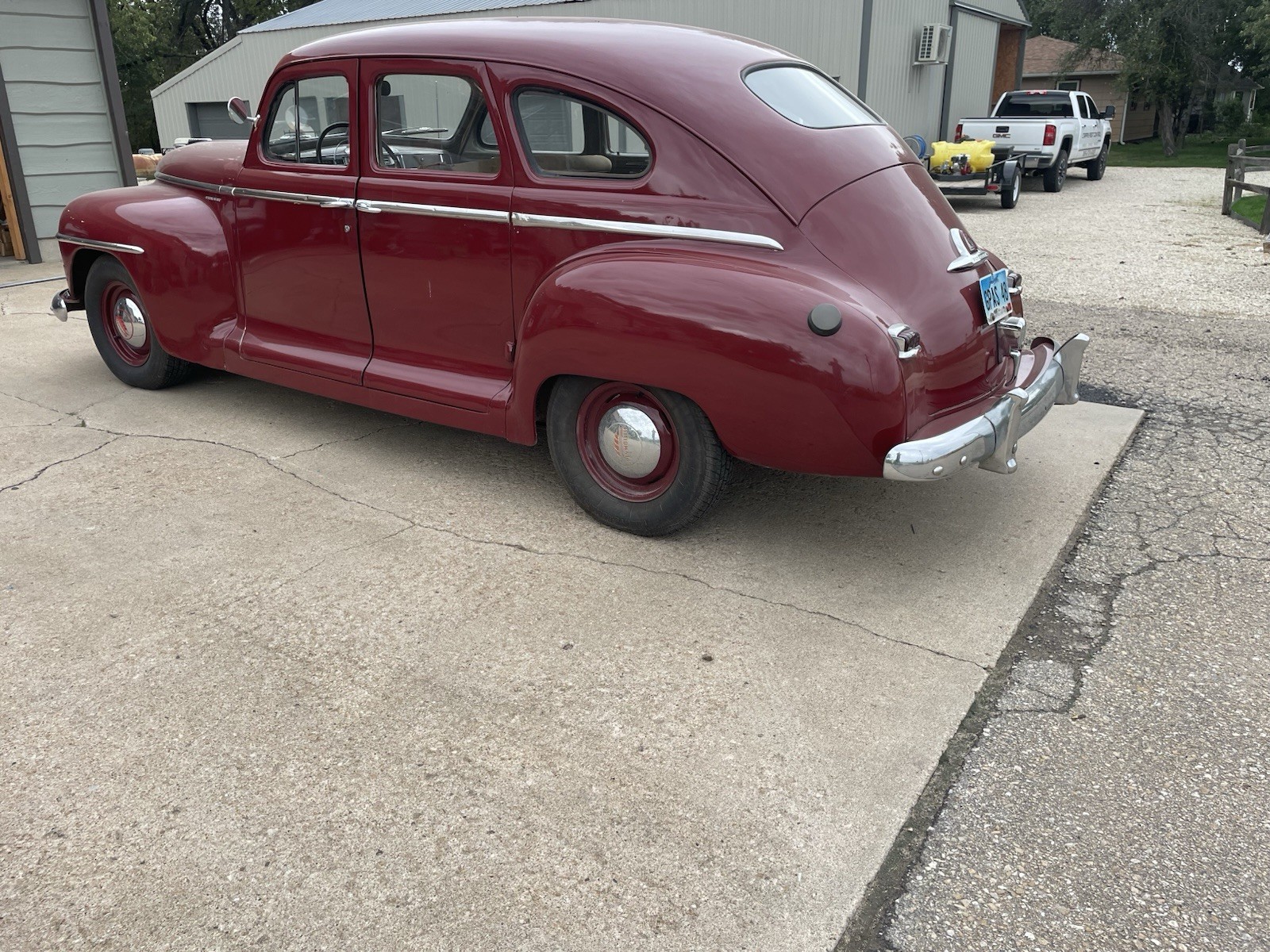 Plymouth-Sedan-1948-Sedan-9