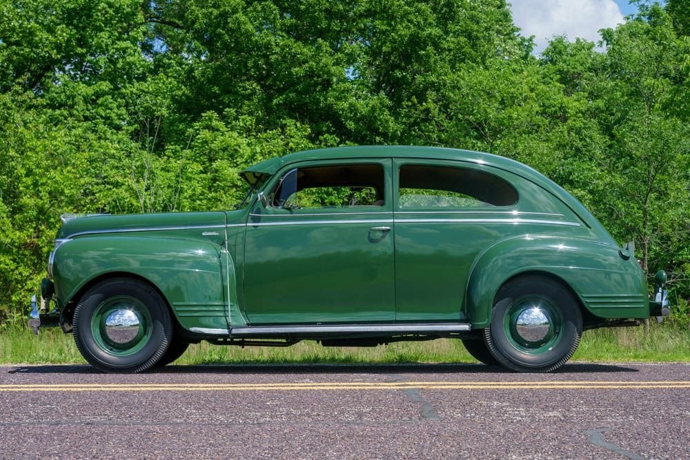 Plymouth-Special-Deluxe-1941-7
