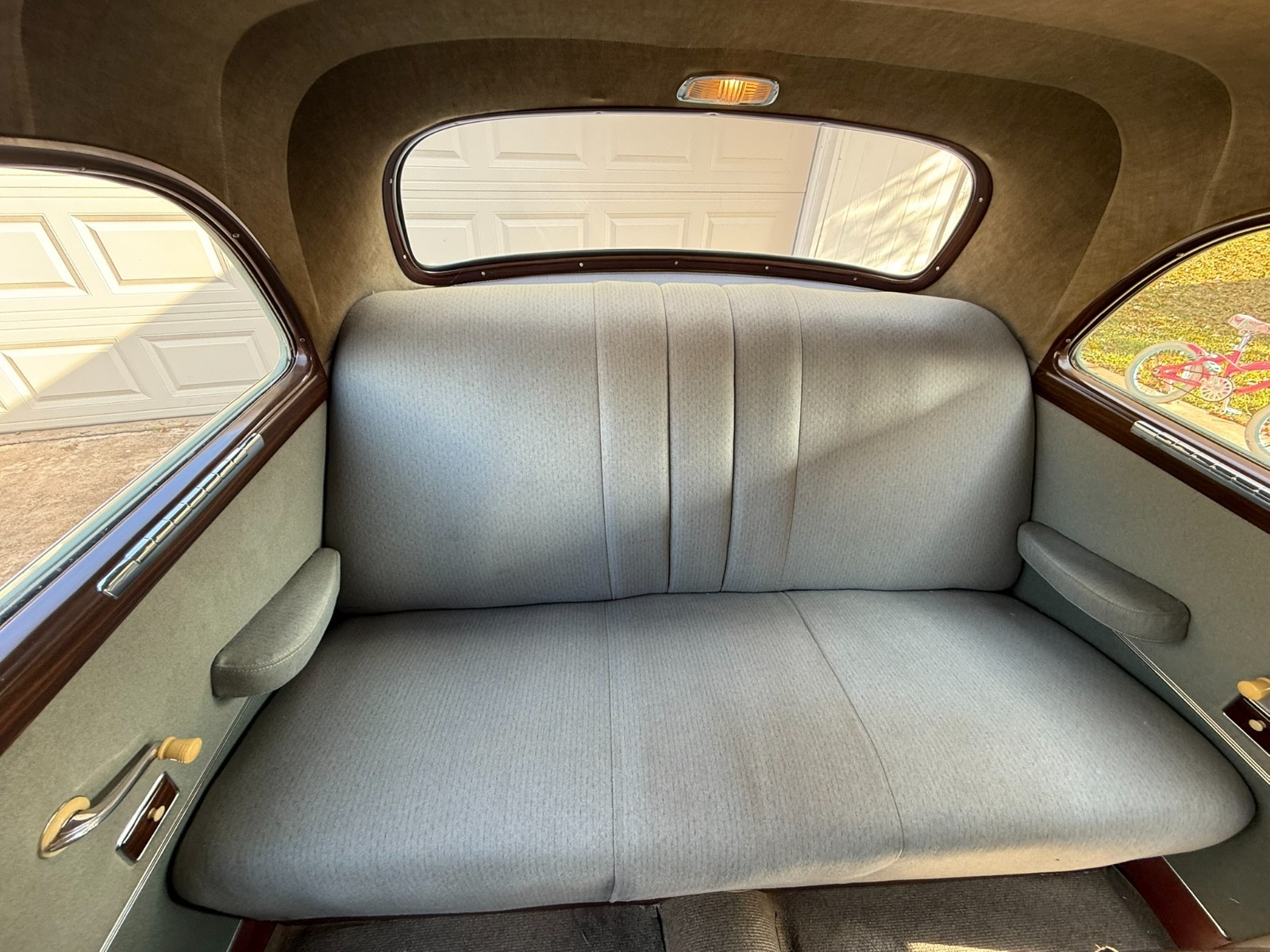 Plymouth-Special-Deluxe-1950-Coupe-9