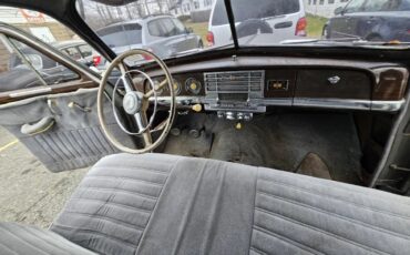 Plymouth-Special-deluxe-1949-1