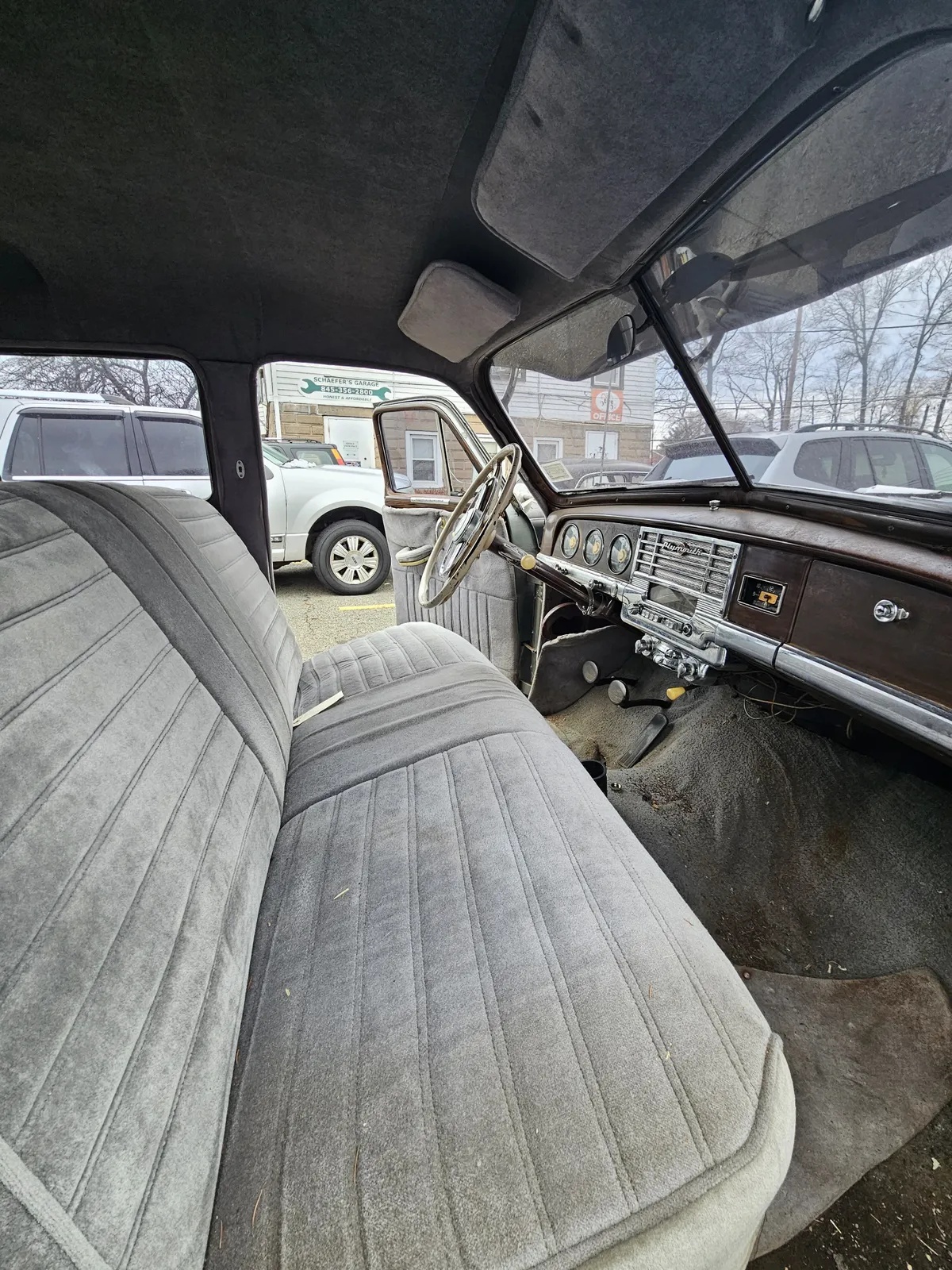 Plymouth-Special-deluxe-1949-2