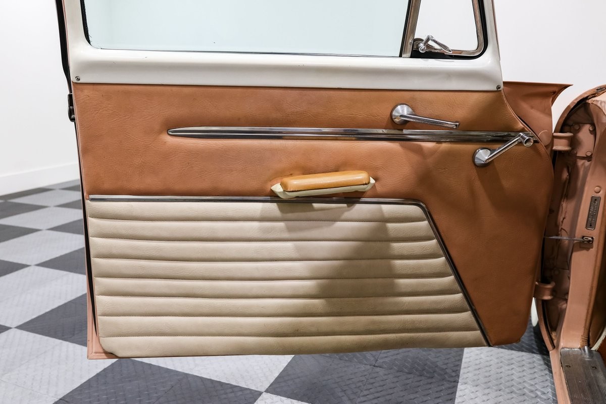 Plymouth-Suburban-Sport-1956-Station-Wagon-11