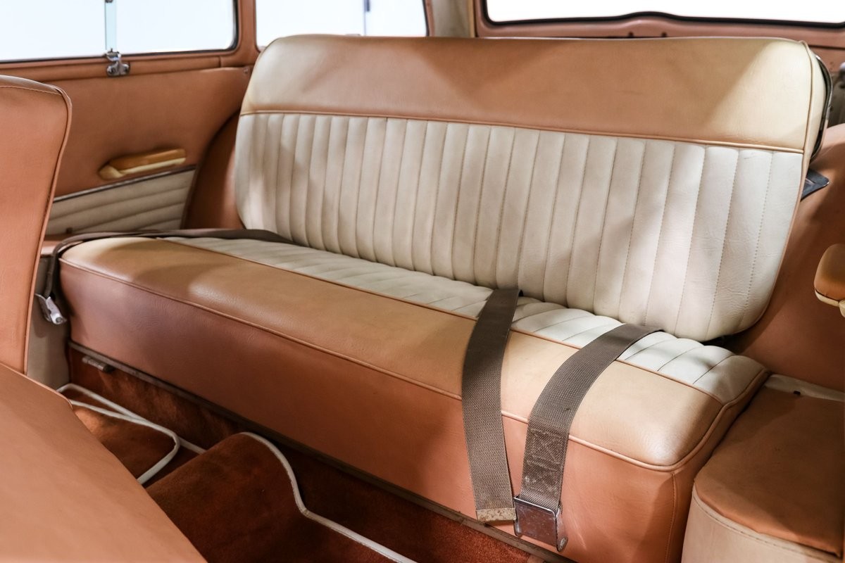 Plymouth-Suburban-Sport-1956-Station-Wagon-20