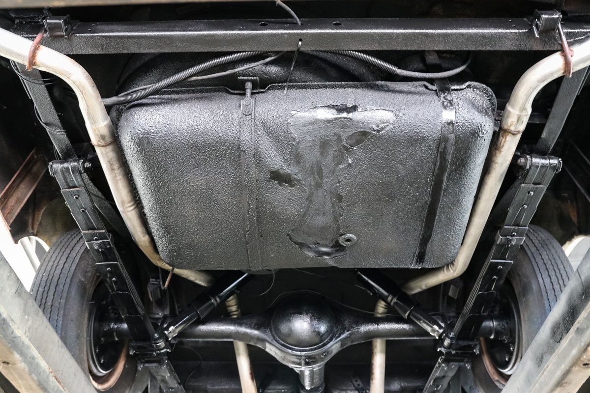 Plymouth-Suburban-Sport-1956-Station-Wagon-21