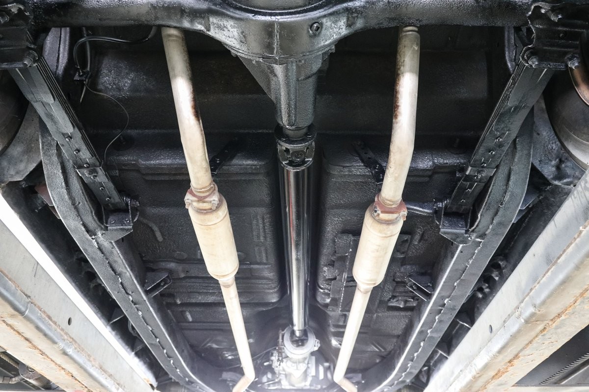 Plymouth-Suburban-Sport-1956-Station-Wagon-22