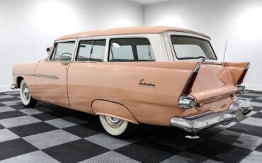 Plymouth-Suburban-Sport-1956-Station-Wagon-4