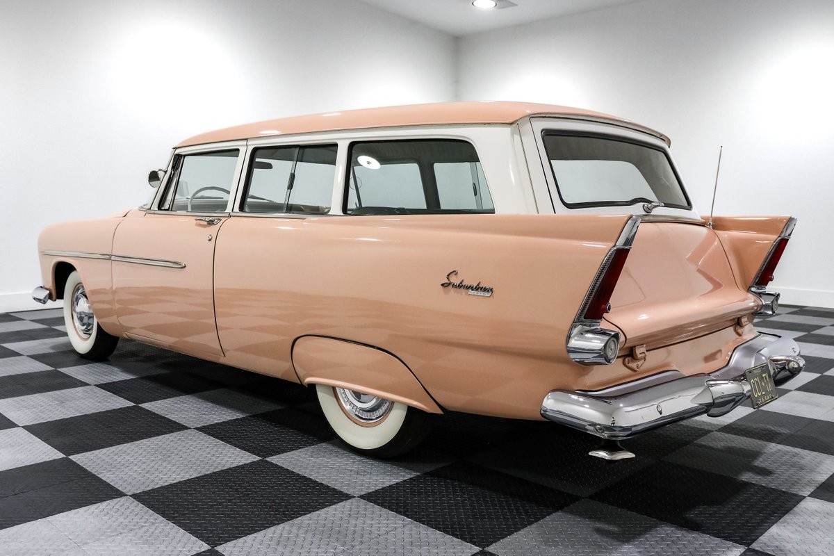 Plymouth-Suburban-Sport-1956-Station-Wagon-4