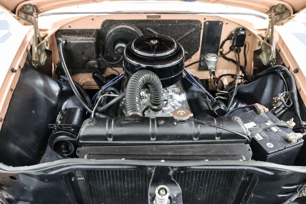 Plymouth-Suburban-Sport-1956-Station-Wagon-9