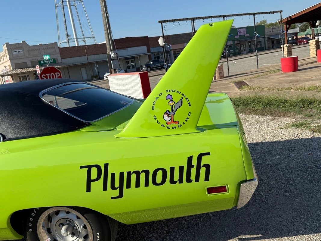 Plymouth-Superbird-1970-28